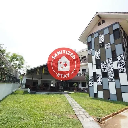 Oyo 817 Noble Thippanate Hotel